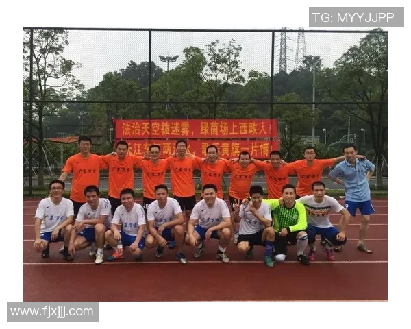 打造超级球队：如何通过战略布局和青训体系铸就足球王朝