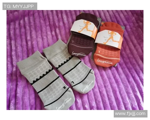 球袜的选择与搭配技巧：如何挑选舒适又时尚的运动与休闲球袜